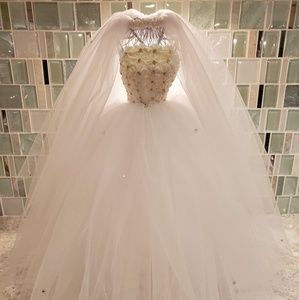 Bride silhouette.  Bridal shower or centerpiece!